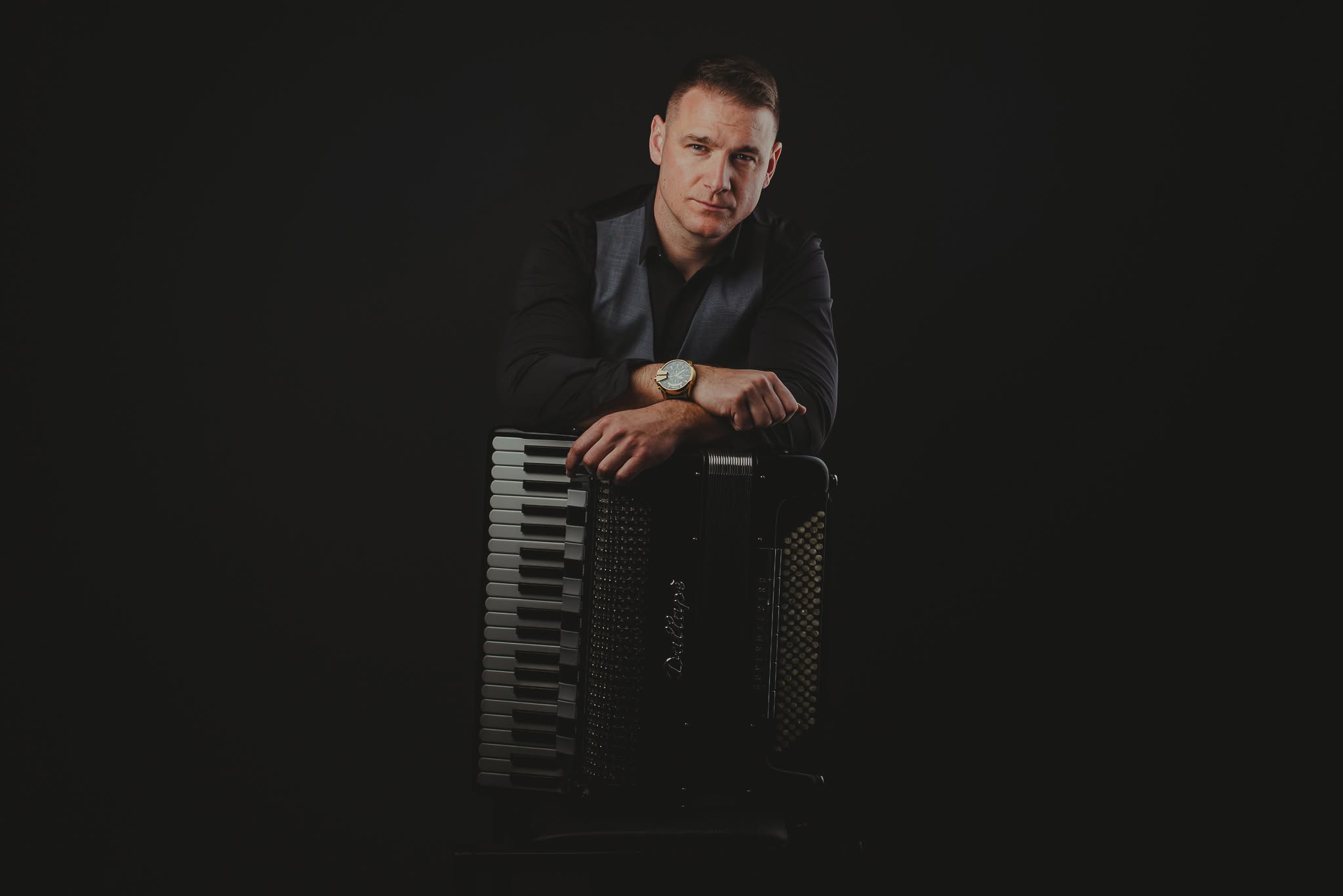 Siniša Biško s harmonikom